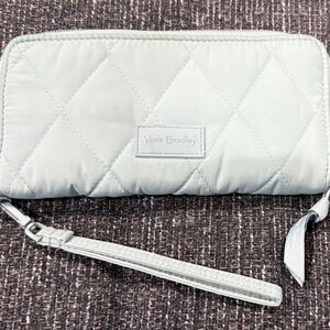 Vera Bradley Ultralight Accordion Wristlet